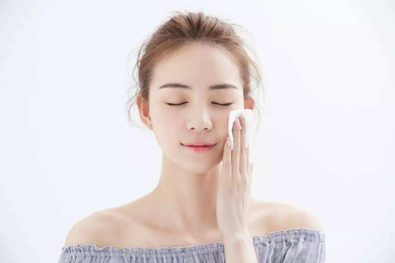 下巴频繁长痘的原因揭秘